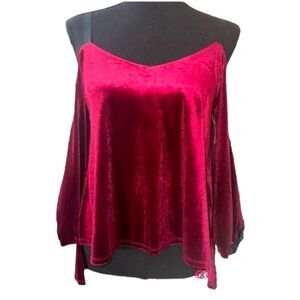 NWT Romeo + Juliet Couture Velvet Cold Shoulder Blouse
